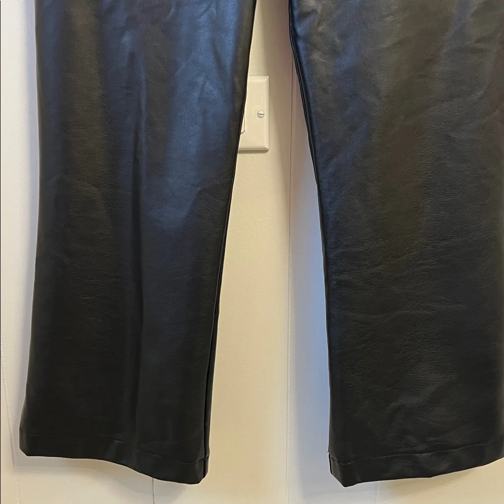 Lola and Sophie Vegan Faux Leather Cropped Black Pants Stretch Trousers Size 2